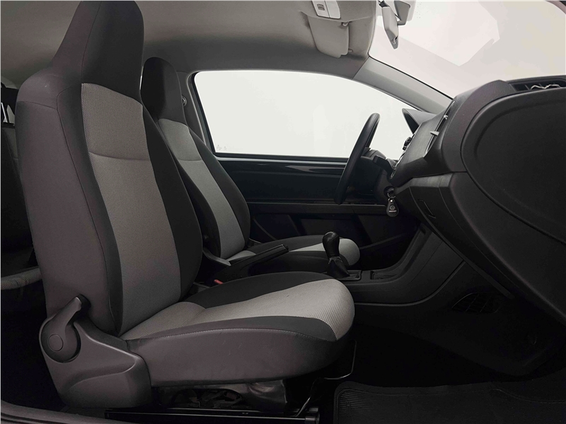 Foto do veículo VOLKSWAGEN UP 1.0 MPI TAKE UP 12V FLEX 2P MANUAL 2015 109.795 KM 34.900,00