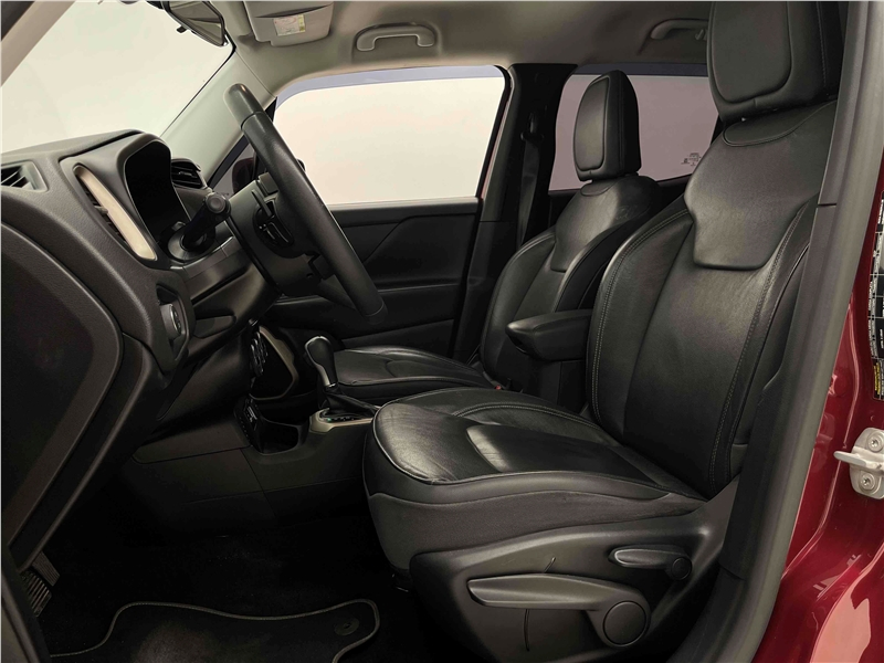Foto do veículo JEEP RENEGADE 1.8 16V FLEX LONGITUDE 4P AUTOMÁTICO 2017 74.733 KM 72.900,00
