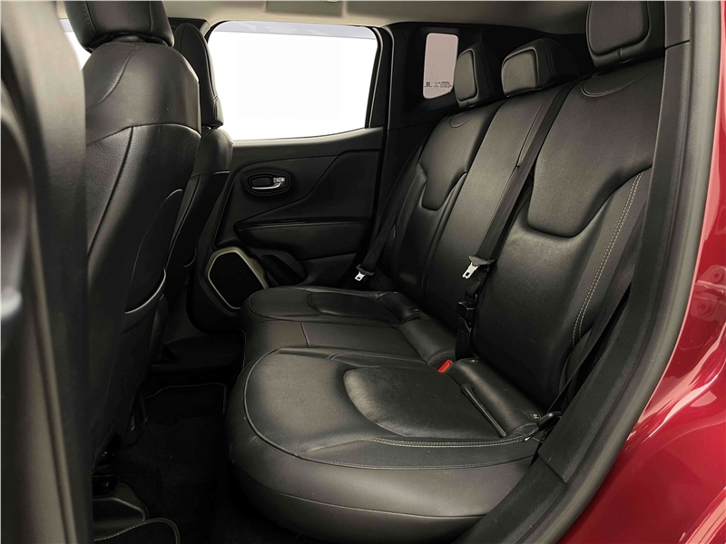 Foto do veículo JEEP RENEGADE 1.8 16V FLEX LONGITUDE 4P AUTOMÁTICO 2017 74.733 KM 72.900,00