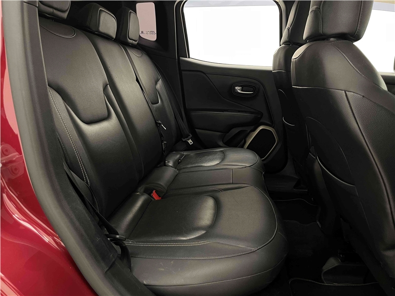 Foto do veículo JEEP RENEGADE 1.8 16V FLEX LONGITUDE 4P AUTOMÁTICO 2017 74.733 KM 72.900,00