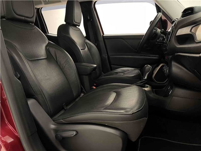 Foto do veículo JEEP RENEGADE 1.8 16V FLEX LONGITUDE 4P AUTOMÁTICO 2017 74.733 KM 72.900,00