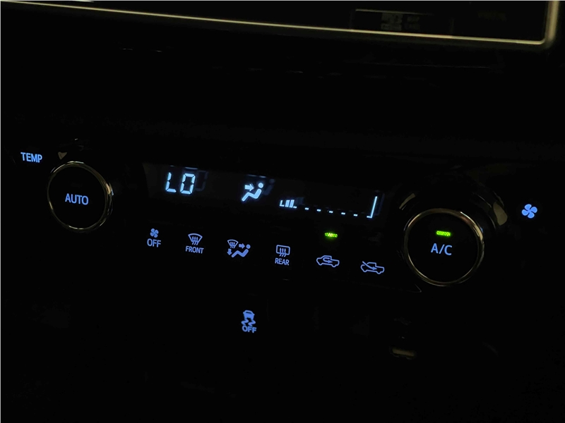Foto do veículo TOYOTA HILUX 2.7 SRV 4X2 CD 16V FLEX 4P AUTOMÁTICO 2019 19.681 KM 170.900,00
