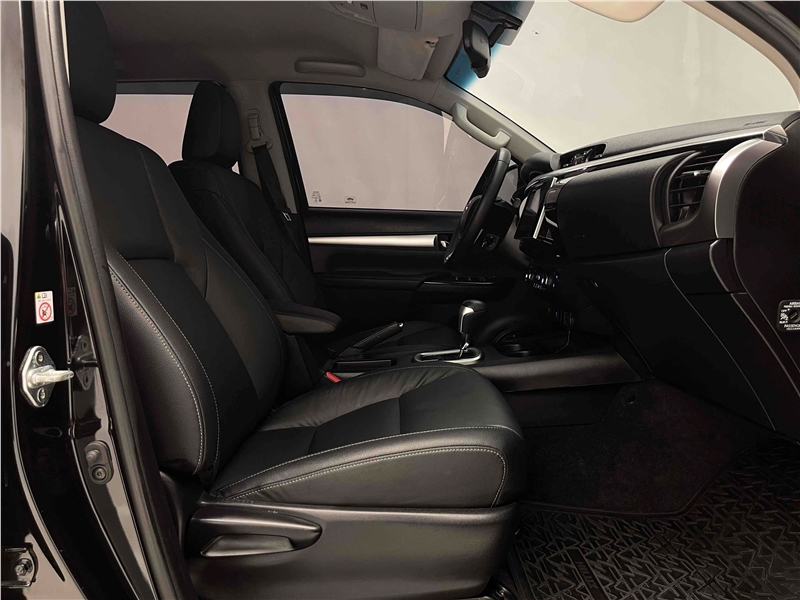Foto do veículo TOYOTA HILUX 2.7 SRV 4X2 CD 16V FLEX 4P AUTOMÁTICO 2019 19.681 KM 170.900,00