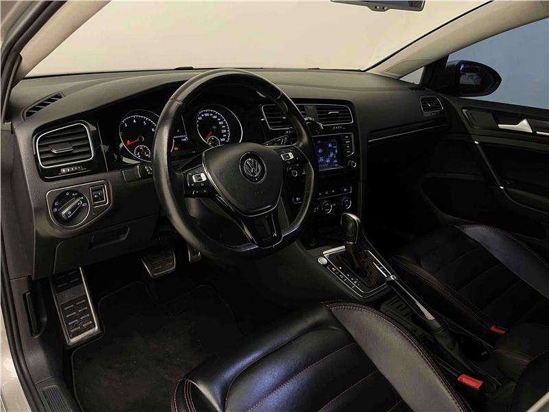 Foto do veículo VOLKSWAGEN GOLF 1.4 TSI HIGHLINE 16V GASOLINA 4P AUTOMÁTICO 2015 79.624 KM 79.900,00