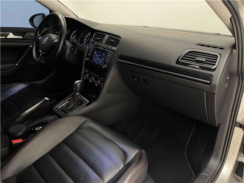 Foto do veículo VOLKSWAGEN GOLF 1.4 TSI HIGHLINE 16V GASOLINA 4P AUTOMÁTICO 2015 79.624 KM 79.900,00