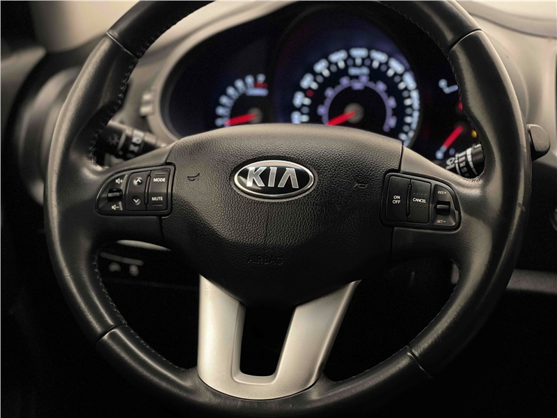 Foto do veículo KIA SPORTAGE 2.0 EX 4X2 16V FLEX 4P AUTOMÁTICO 2013 102.857 KM 69.900,00