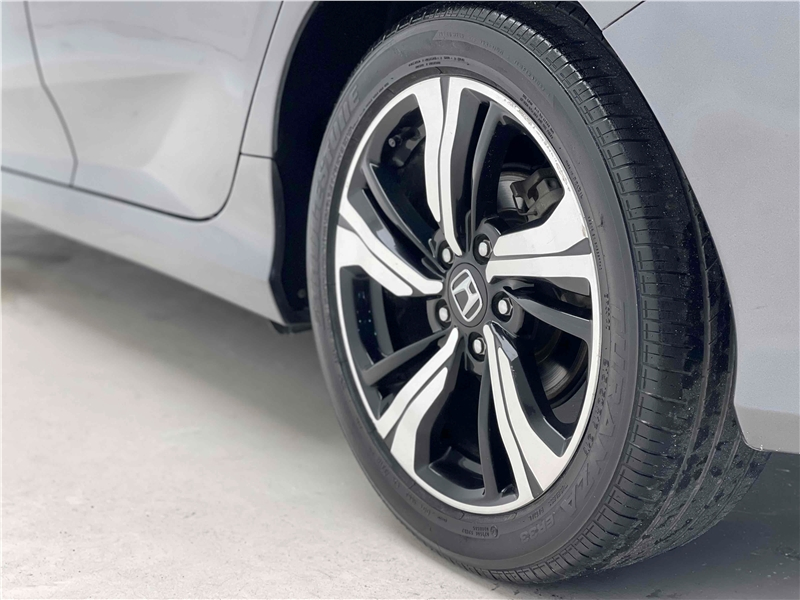 Foto do veículo HONDA CIVIC 1.5 16V TURBO GASOLINA TOURING 4P CVT 2019 55.617 KM 128.900,00