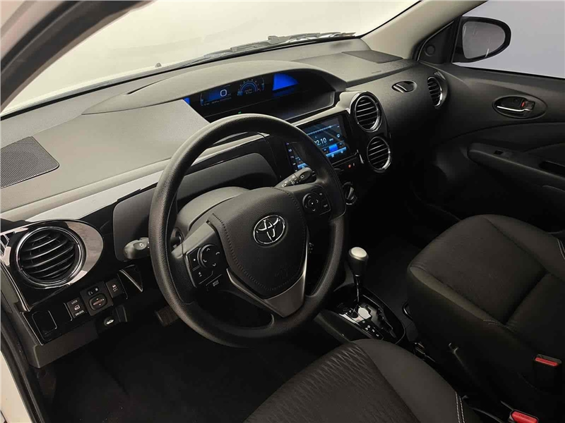 Foto do veículo TOYOTA ETIOS 1.5 X PLUS 16V FLEX 4P AUTOMÁTICO 2020 26.285 KM 69.900,00