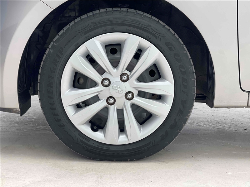 Foto do veículo HYUNDAI HB20S 1.6 COMFORT PLUS 16V FLEX 4P AUTOMÁTICO 2018 63.610 KM 64.900,00
