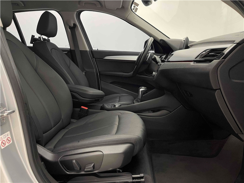 Foto do veículo BMW X1 2.0 16V TURBO ACTIVEFLEX SDRIVE20I 4P AUTOMÁTICO 2019 47.926 KM 151.900,00