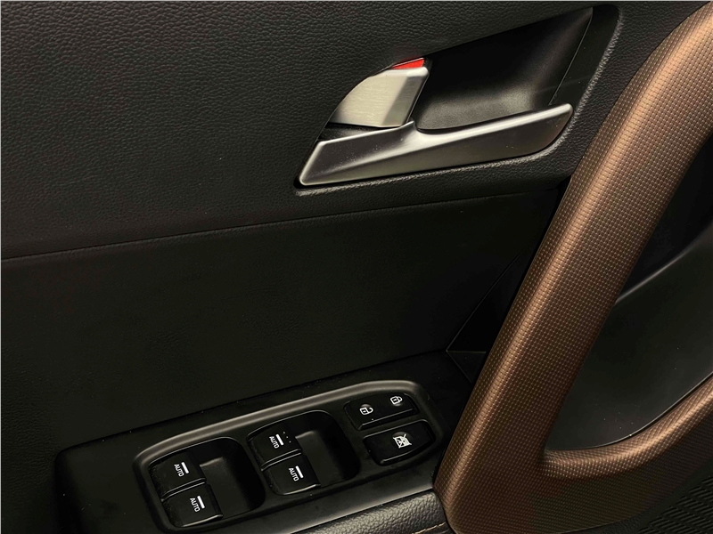Foto do veículo HYUNDAI CRETA 2.0 16V FLEX PRESTIGE AUTOMÁTICO 2019 70.590 KM 92.900,00