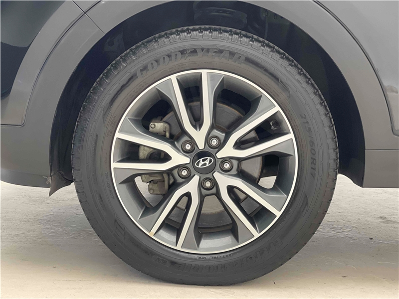 Foto do veículo HYUNDAI CRETA 2.0 16V FLEX PRESTIGE AUTOMÁTICO 2019 70.590 KM 92.900,00