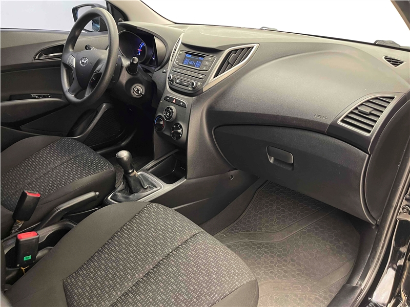 Foto do veículo HYUNDAI HB20 1.0 UNIQUE 12V FLEX 4P MANUAL 2019 72.229 KM 50.900,00