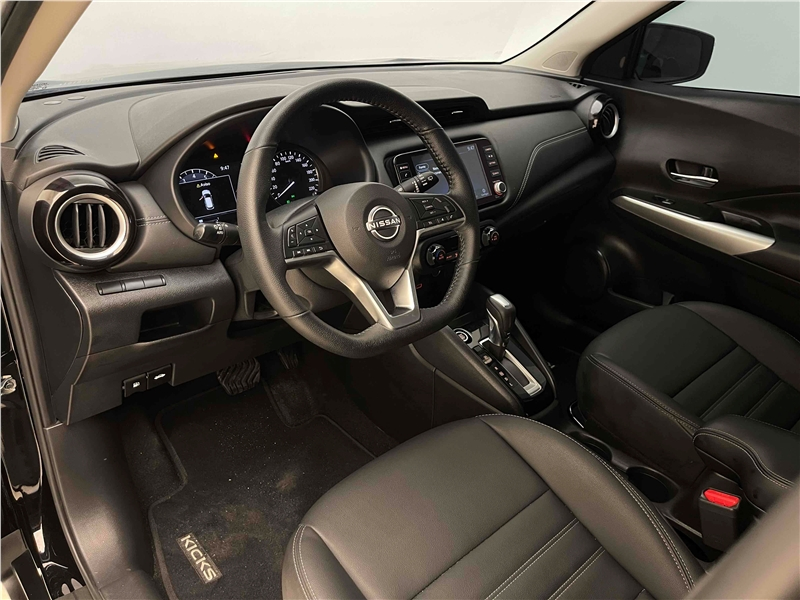 Foto do veículo NISSAN KICKS 1.6 16V FLEXSTART EXCLUSIVE XTRONIC 2023 32.413 KM 117.900,00