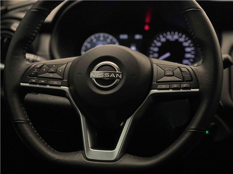 Foto do veículo NISSAN KICKS 1.6 16V FLEXSTART EXCLUSIVE XTRONIC 2023 32.413 KM 117.900,00