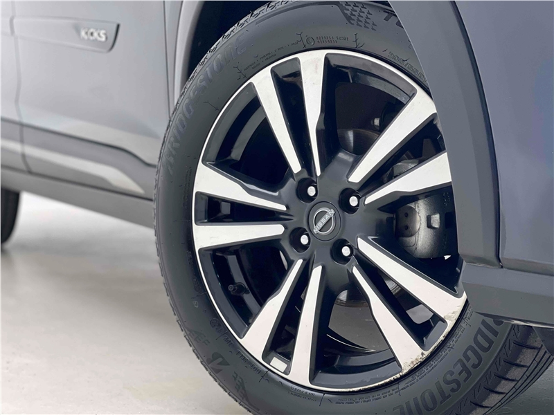 Foto do veículo NISSAN KICKS 1.6 16V FLEXSTART EXCLUSIVE XTRONIC 2023 32.413 KM 117.900,00
