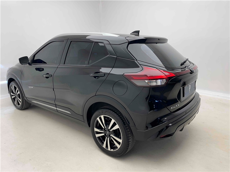 Foto do veículo NISSAN KICKS 1.6 16V FLEXSTART EXCLUSIVE XTRONIC 2023 32.413 KM 117.900,00