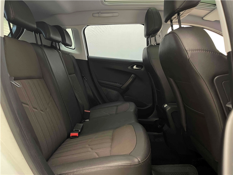 Foto do veículo PEUGEOT 2008 1.6 16V FLEX GRIFFE 4P AUTOMÁTICO 2017 76.262 KM 59.900,00