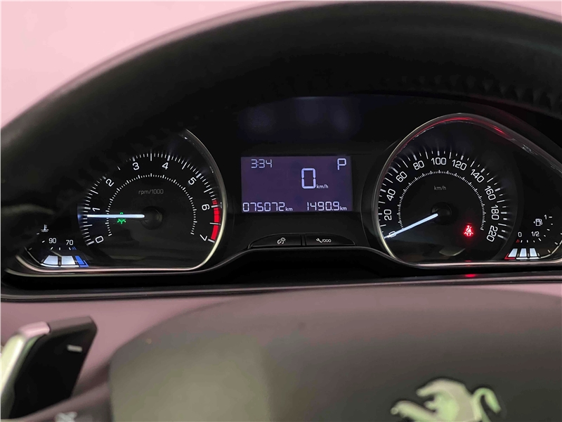 Foto do veículo PEUGEOT 2008 1.6 16V FLEX GRIFFE 4P AUTOMÁTICO 2017 76.262 KM 59.900,00