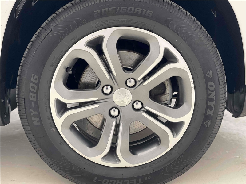 Foto do veículo PEUGEOT 2008 1.6 16V FLEX GRIFFE 4P AUTOMÁTICO 2017 76.262 KM 59.900,00