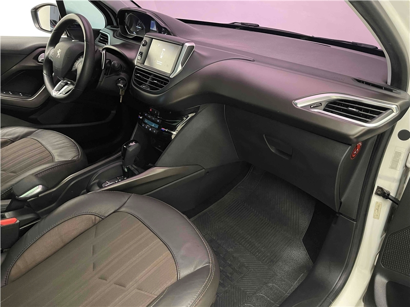 Foto do veículo PEUGEOT 2008 1.6 16V FLEX GRIFFE 4P AUTOMÁTICO 2017 76.262 KM 59.900,00