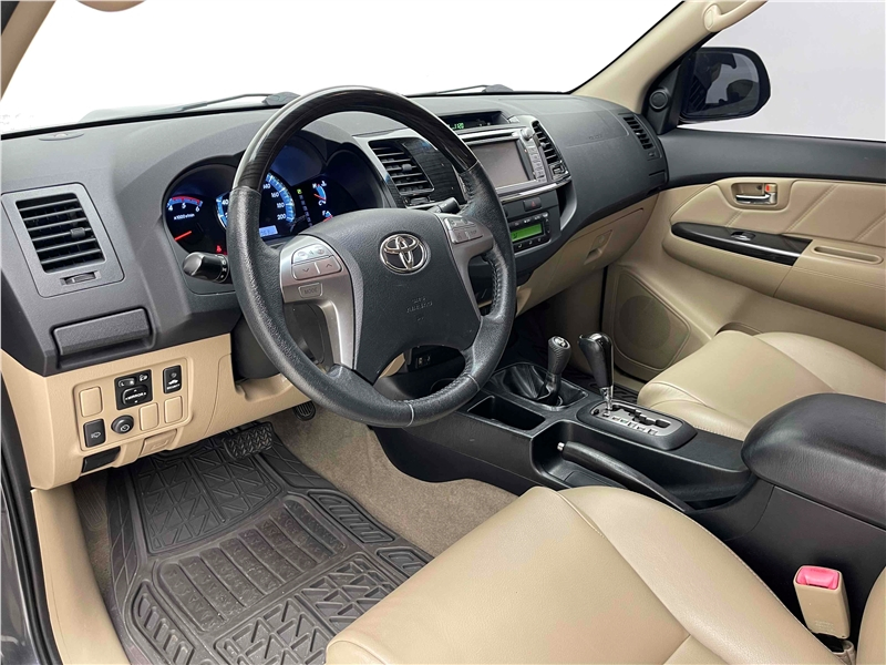 Foto do veículo TOYOTA HILUX SW4 3.0 SRV 4X4 16V TURBO INTERCOOLER DIESEL 4P AUTOMÁTICO 2015 96.063 KM 159.900,00