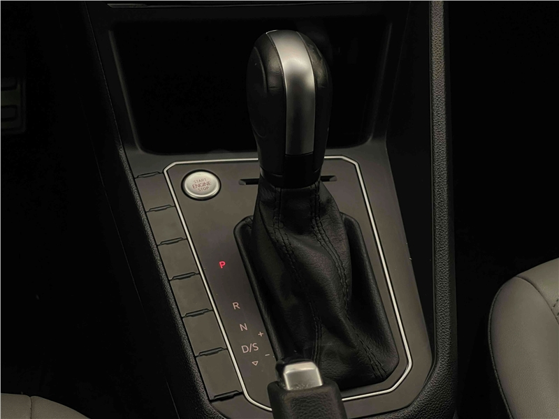 Foto do veículo VOLKSWAGEN NIVUS 1.0 200 TSI TOTAL FLEX HIGHLINE AUTOMÁTICO 2021 33.599 KM 110.900,00