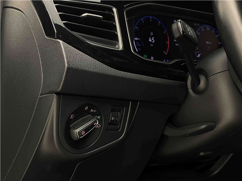 Foto do veículo VOLKSWAGEN NIVUS 1.0 200 TSI TOTAL FLEX HIGHLINE AUTOMÁTICO 2021 33.599 KM 110.900,00