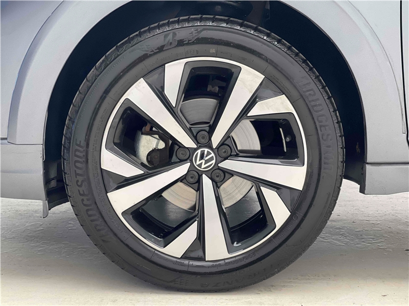 Foto do veículo VOLKSWAGEN NIVUS 1.0 200 TSI TOTAL FLEX HIGHLINE AUTOMÁTICO 2021 33.599 KM 110.900,00