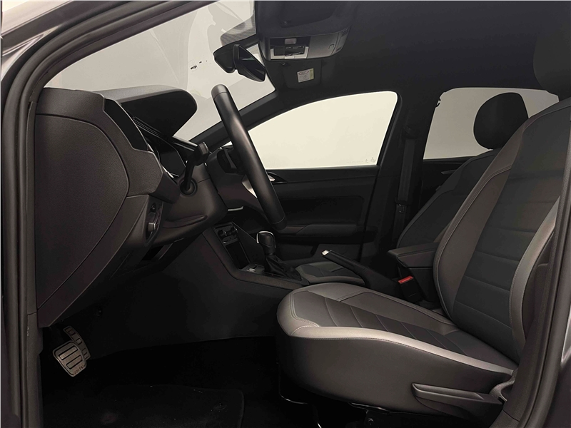 Foto do veículo VOLKSWAGEN NIVUS 1.0 200 TSI TOTAL FLEX HIGHLINE AUTOMÁTICO 2021 33.599 KM 110.900,00
