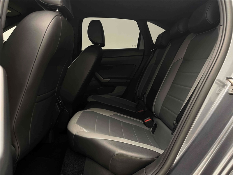 Foto do veículo VOLKSWAGEN NIVUS 1.0 200 TSI TOTAL FLEX HIGHLINE AUTOMÁTICO 2021 33.599 KM 110.900,00