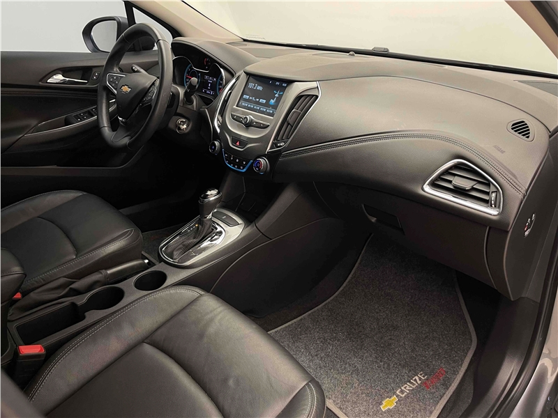 Foto do veículo CHEVROLET CRUZE 1.4 TURBO LT 16V FLEX 4P AUTOMÁTICO 2019 22.170 KM 91.900,00