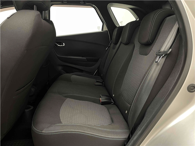 Foto do veículo RENAULT CAPTUR 1.6 16V SCE FLEX LIFE X-TRONIC 2021 31.445 KM 80.900,00
