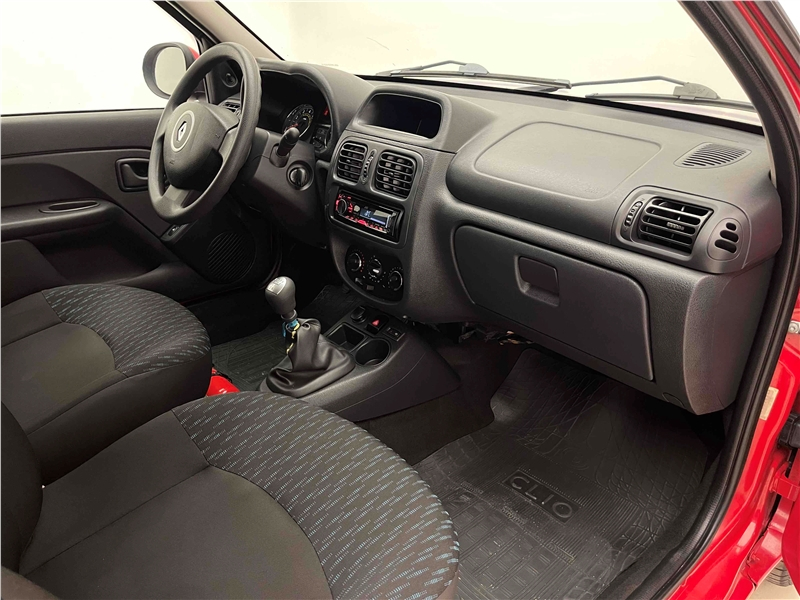 Foto do veículo RENAULT CLIO 1.0 EXPRESSION 16V FLEX 4P MANUAL 2016 69.163 KM 35.900,00