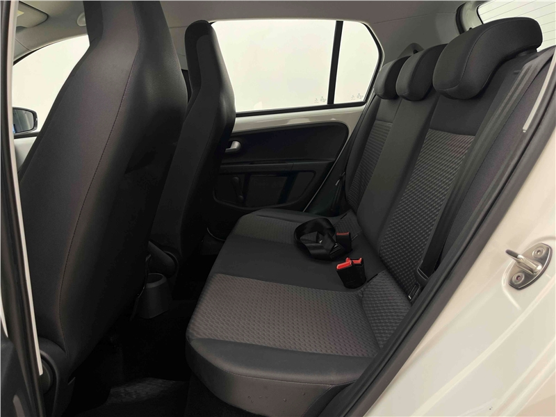 Foto do veículo VOLKSWAGEN UP 1.0 MPI MOVE UP 12V FLEX 4P MANUAL 2018 24.993 KM 55.900,00