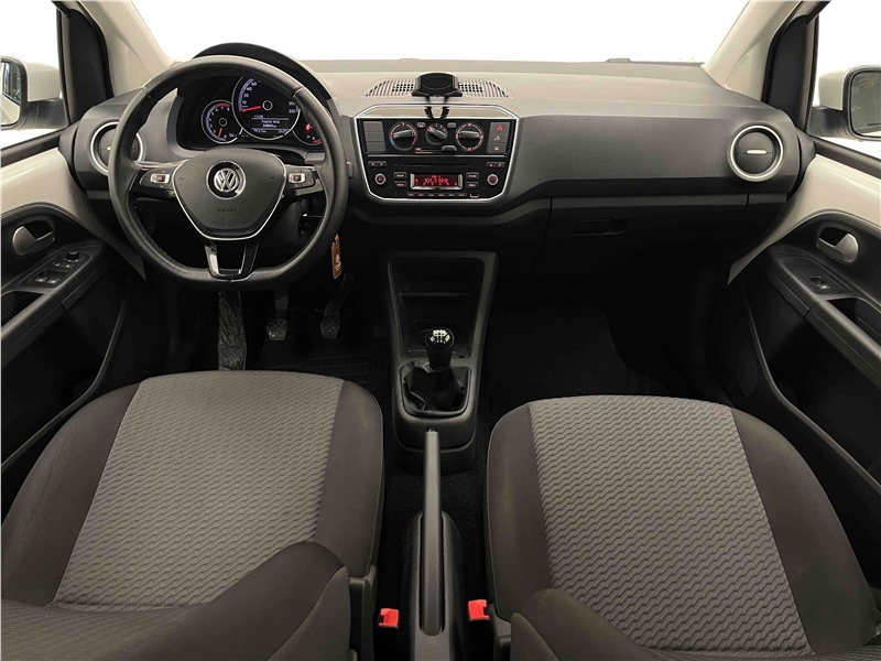 Foto do veículo VOLKSWAGEN UP 1.0 MPI MOVE UP 12V FLEX 4P MANUAL 2018 24.993 KM 55.900,00