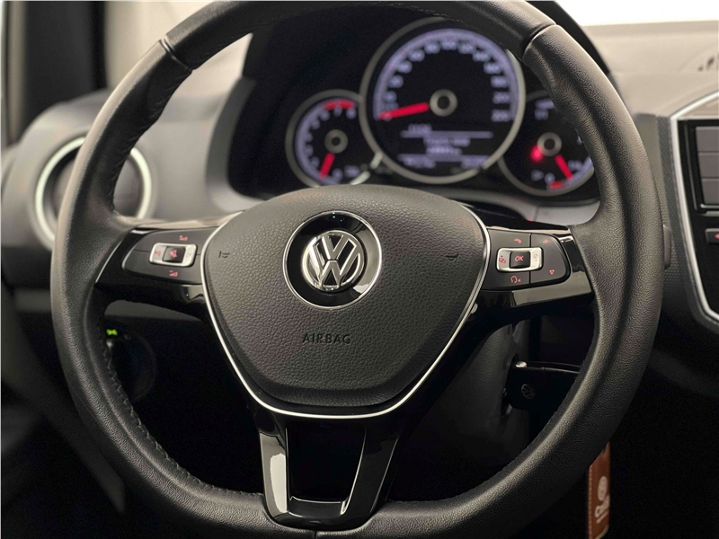 Foto do veículo VOLKSWAGEN UP 1.0 MPI MOVE UP 12V FLEX 4P MANUAL 2018 24.993 KM 55.900,00