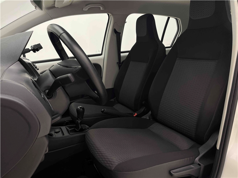 Foto do veículo VOLKSWAGEN UP 1.0 MPI MOVE UP 12V FLEX 4P MANUAL 2018 24.993 KM 55.900,00