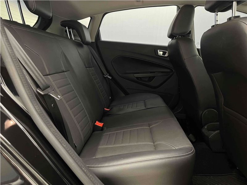 Foto do veículo FORD FIESTA 1.6 TITANIUM HATCH 16V FLEX 4P POWERSHIFT 2015 96.362 KM 46.900,00
