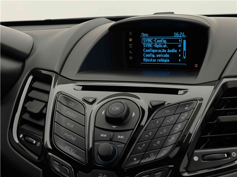 Foto do veículo FORD FIESTA 1.6 TITANIUM HATCH 16V FLEX 4P POWERSHIFT 2015 96.362 KM 46.900,00