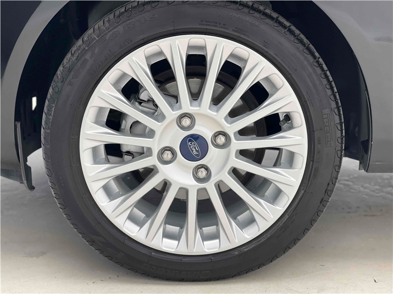 Foto do veículo FORD FIESTA 1.6 TITANIUM HATCH 16V FLEX 4P POWERSHIFT 2015 96.362 KM 46.900,00