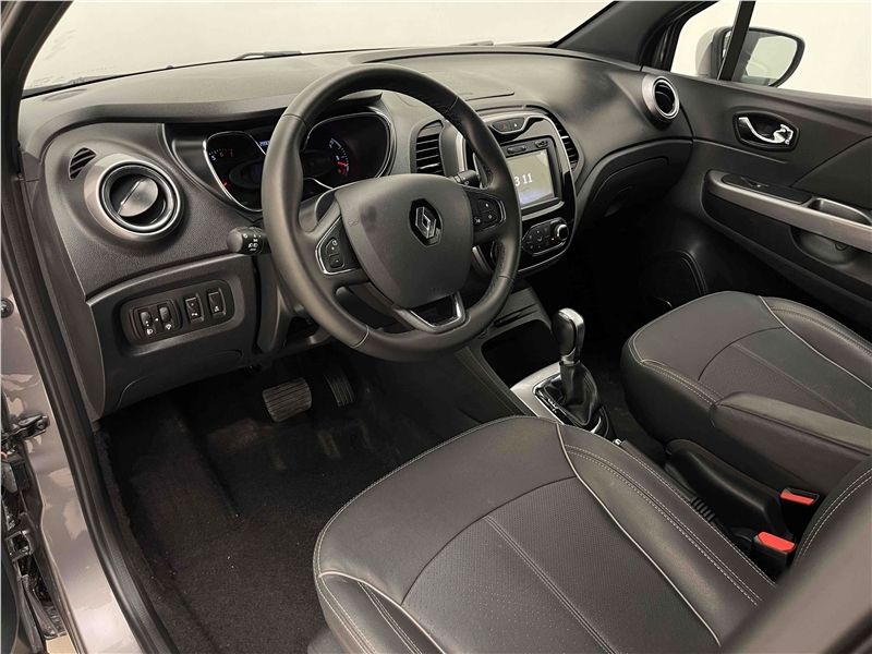 Foto do veículo RENAULT CAPTUR 1.6 16V SCE FLEX BOSE X-TRONIC 2020 29.909 KM 85.900,00