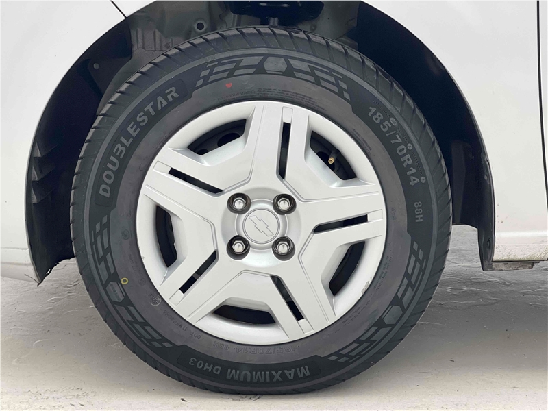 Foto do veículo CHEVROLET ONIX 1.0 MPFI LT 8V FLEX 4P MANUAL 2016 55.796 KM 45.900,00