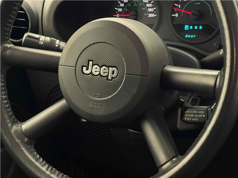 Foto do veículo JEEP WRANGLER 3.8 SPORT 4X4 TETO RIGIDO V6 12V GASOLINA 2P AUTOMÁTICO 2007 62.697 KM 140.000,00