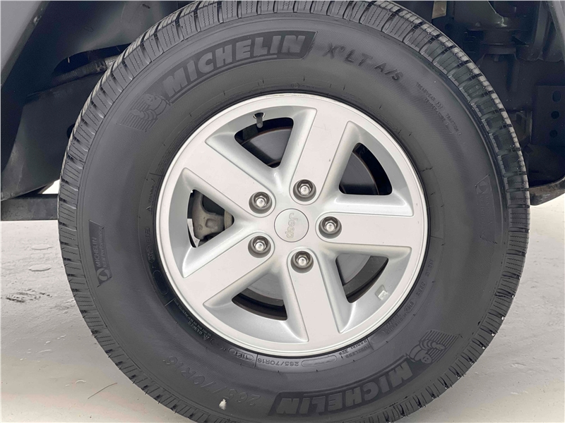 Foto do veículo JEEP WRANGLER 3.8 SPORT 4X4 TETO RIGIDO V6 12V GASOLINA 2P AUTOMÁTICO 2007 62.697 KM 140.000,00