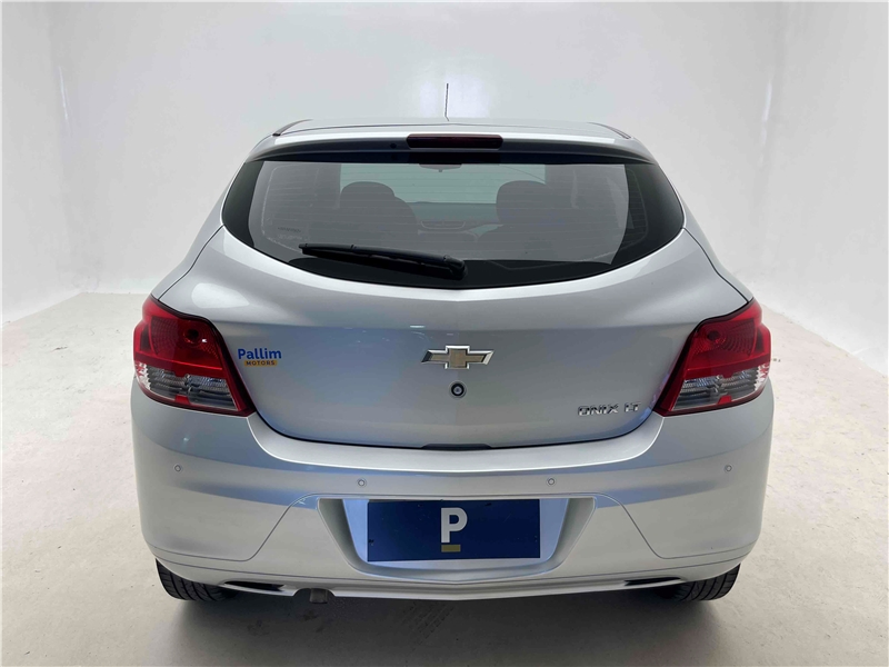 Foto do veículo CHEVROLET ONIX 1.0 MPFI LT 8V FLEX 4P MANUAL 2016 55.796 KM 45.900,00