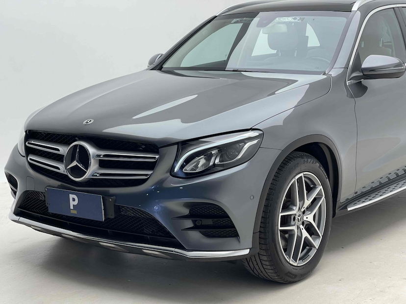 Foto do veículo MERCEDES-BENZ GLC 250 2.0 CGI GASOLINA SPORT 4MATIC 9G-TRONIC 2019 56.928 KM 199.900,00