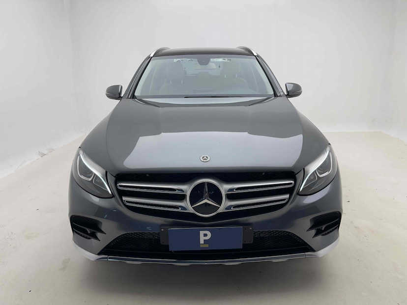 Foto do veículo MERCEDES-BENZ GLC 250 2.0 CGI GASOLINA SPORT 4MATIC 9G-TRONIC 2019 56.928 KM 199.900,00