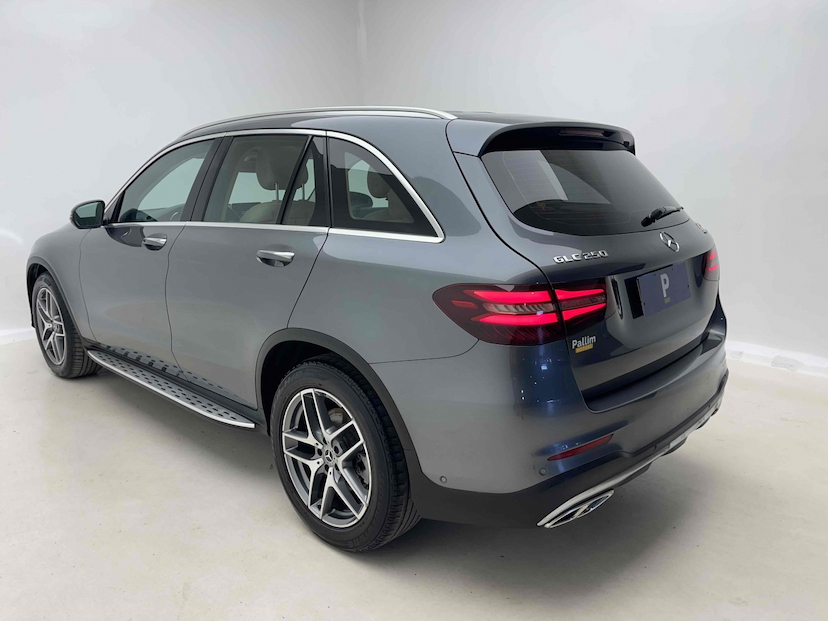 Foto do veículo MERCEDES-BENZ GLC 250 2.0 CGI GASOLINA SPORT 4MATIC 9G-TRONIC 2019 56.928 KM 199.900,00