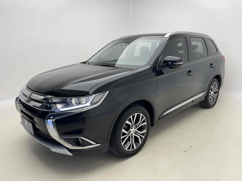 Foto do veículo MITSUBISHI OUTLANDER 2.0 COMFORT 16V GASOLINA 4P AUTOMÁTICO 2018 29.418 KM 118.900,00